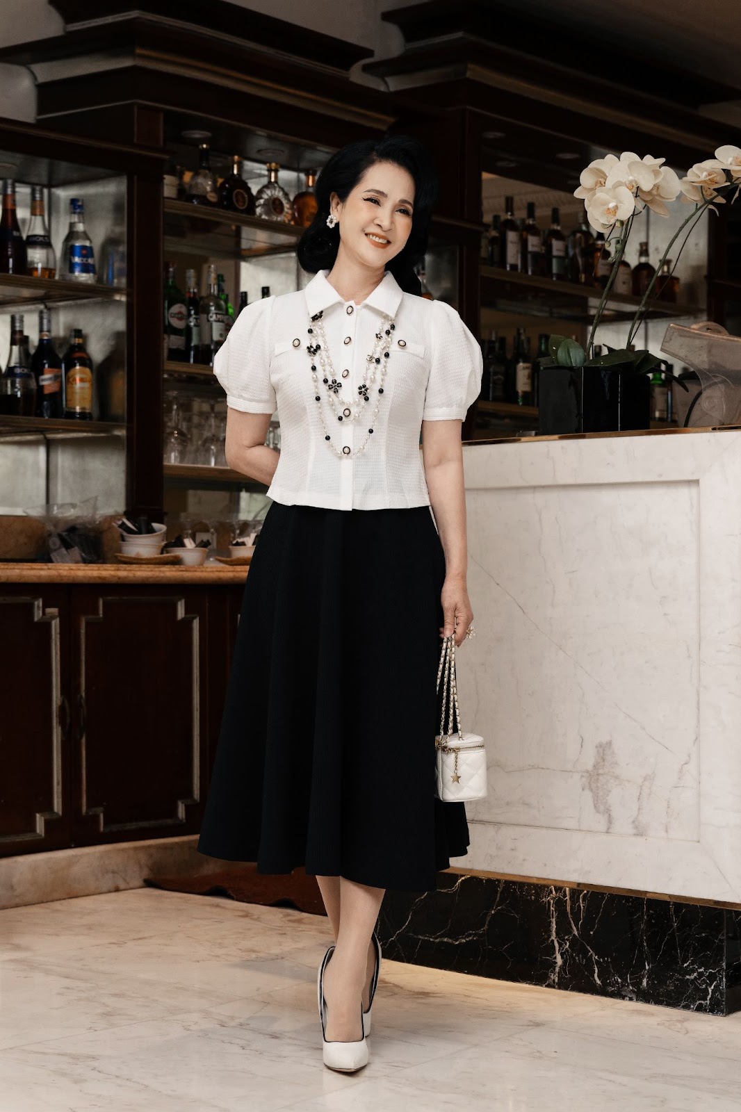 NSND Lan Hương chinh phục giới mộ điệu thời trang với phong cách Classic Fashion - 3