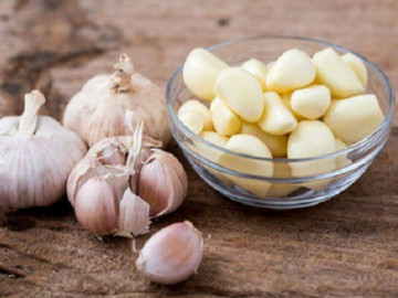 Ăn tỏi có giúp chữa được ung thư? Những sự thật về tỏi ai cũng nên biết