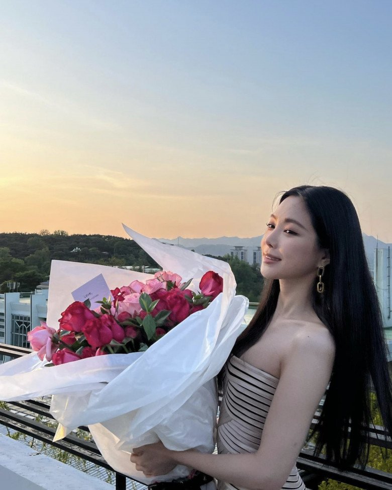 Đặc biệt, vóc dáng của cô luôn được đánh giá là chuẩn mực đối với giới nữ nghệ sĩ tại Kpop nói riêng và showbiz xứ kim chi nói chung.