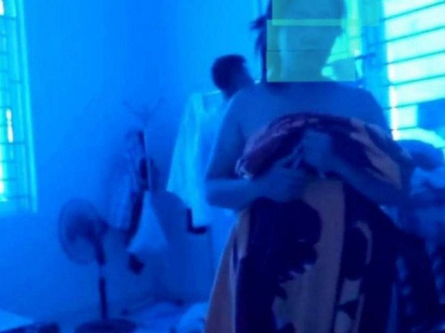 Chủ tịch xã tòm tem với cấp dưới có được bố trí công việc khác?