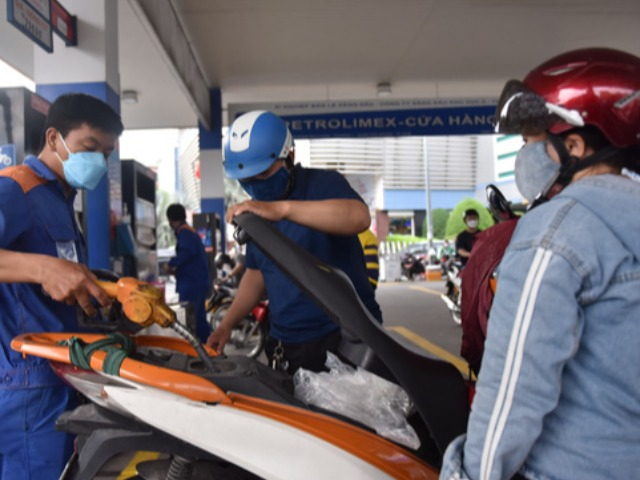Giá xăng tăng lần thứ 7 liên tiếp, đắt chưa từng có kể từ 15h ngày 21/6
