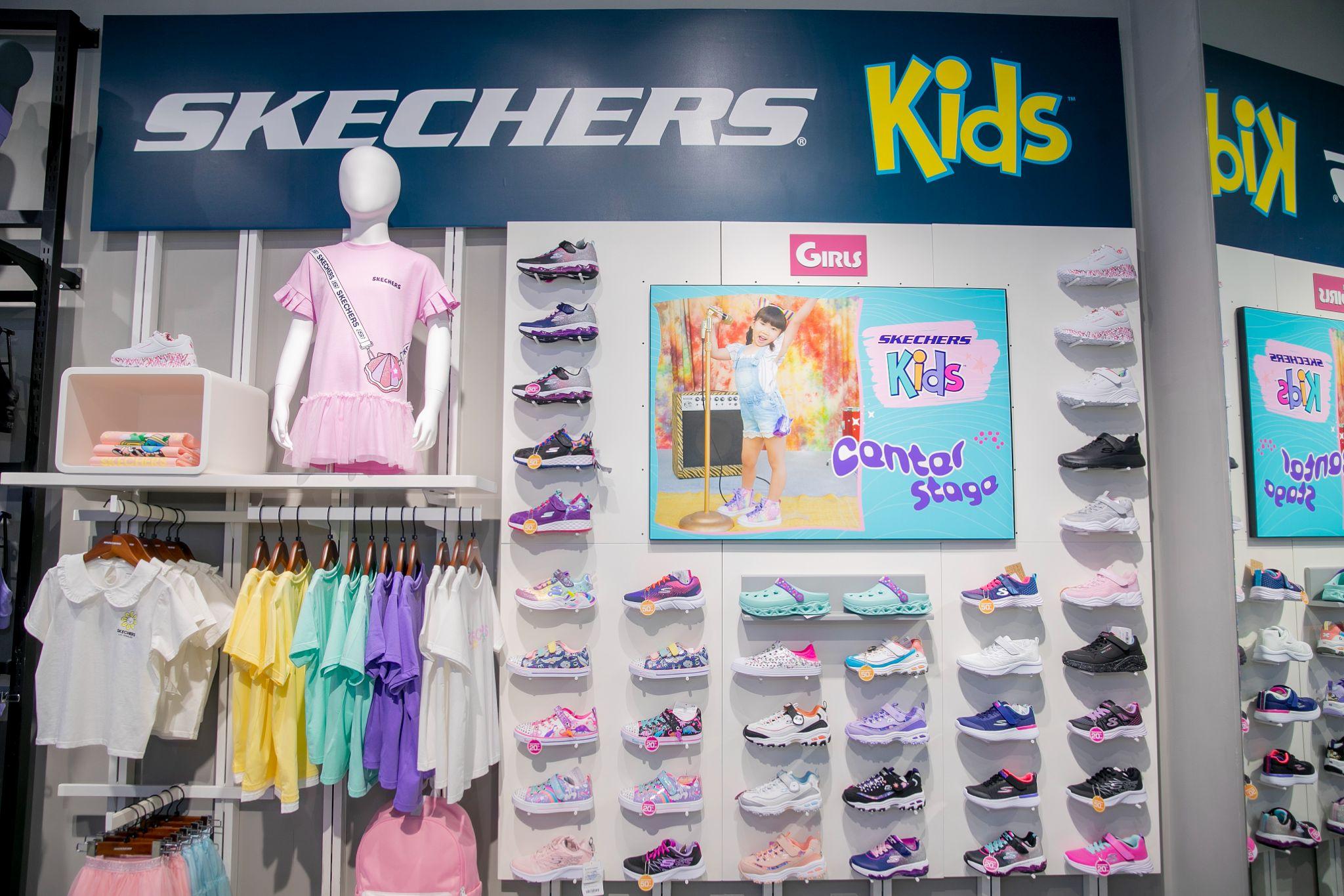 Nhà Skechers vừa ra mắt concept store mới tại Crescent Mall khiến các tín đồ thời trang đứng ngồi không yên # 34; - 5