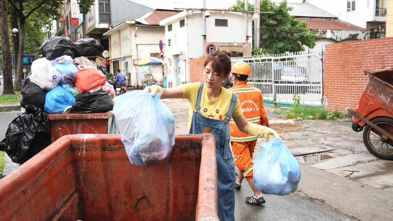 Lê Bống mãi chưa thể ghi điểm thời trang khi thi hoa hậu, mặc lại đầm của Thùy Tiên liền bị so sánh - 10