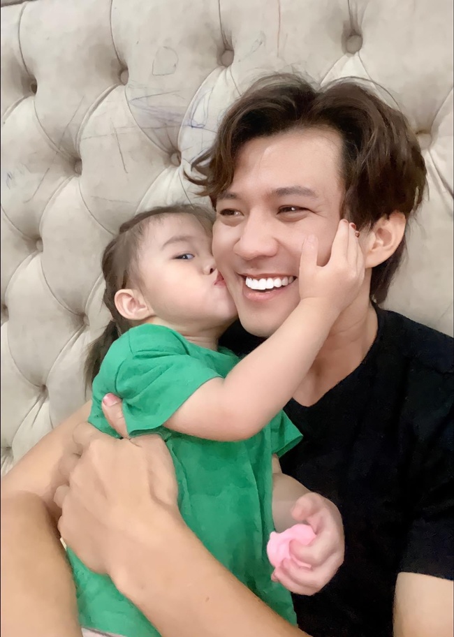 Sau Bão Ngầm, Hà Việt Dũng không kịp đưa vợ con đi du lịch, Cao Thái Hà lại đi chơi amp;#34;thả phanhamp;#34; - 4