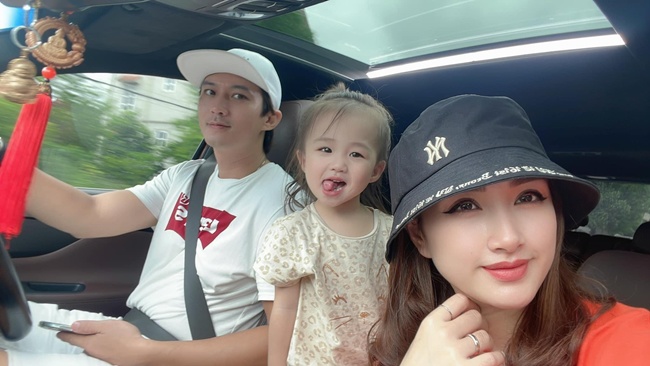 Gia đình nhỏ của Hà Việt Dũng.