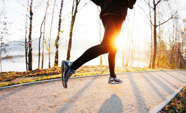 Chạy nửa tiếng buổi sáng hay đi bộ một tiếng buổi tối, cái nào tốt cho sức khỏe hơn? - 3