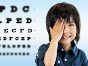 Sức khỏe - Dấu hiệu trẻ bị cận thị là gì? Làm thế nào để phòng bệnh cận thị cho trẻ em? 