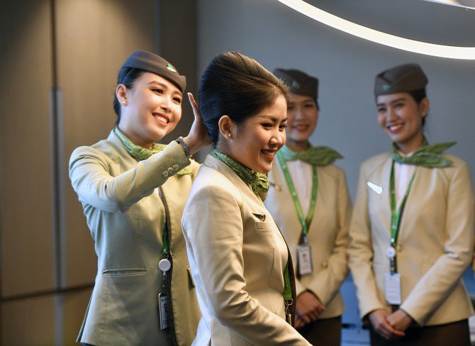 Tiếp viên hàng không Bamboo Airways chuẩn bị tóc như thế nào