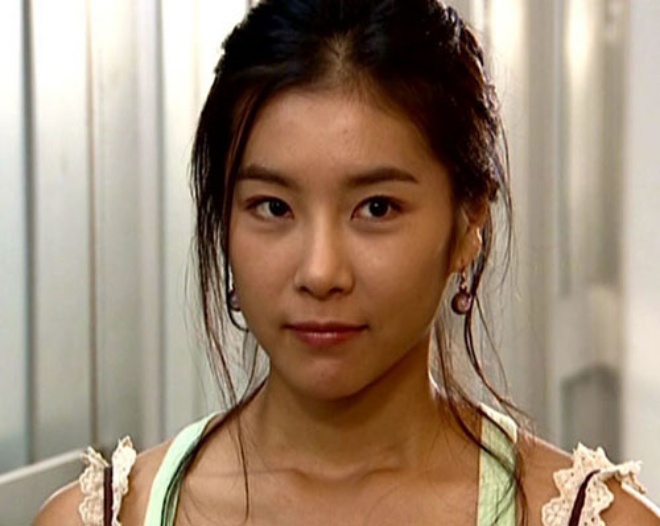 Tình địch một thời của Song Hye Kyo sau 18 năm nhìn mặt té ngửa - 10