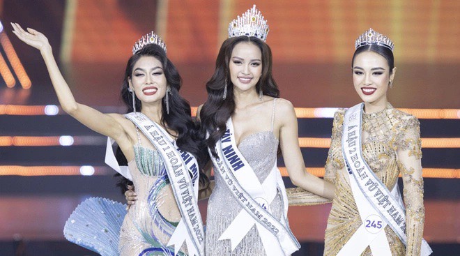 Top 3 Hoa hậu Hoàn vũ Việt Nam 2022 đã lộ diện, Tân Hoa hậu Ngọc Châu được lòng khán giả và giám khảo.
