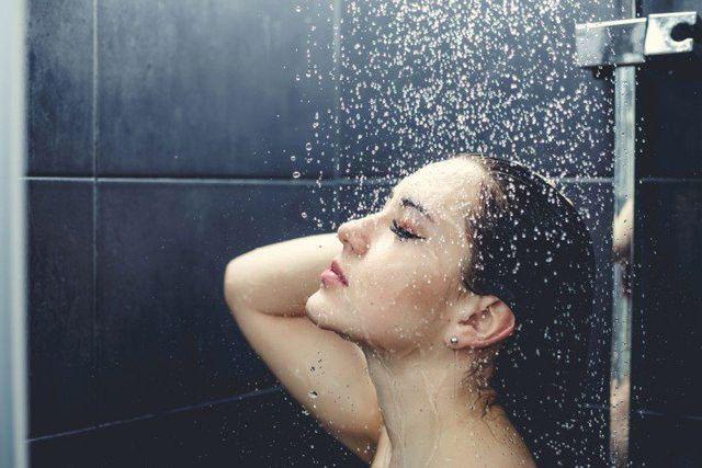 6 việc chớ làm trước khi tắm kẻo đột quỵ đến lúc nào không biết, 2 điều nhiều người phạm phải - 2