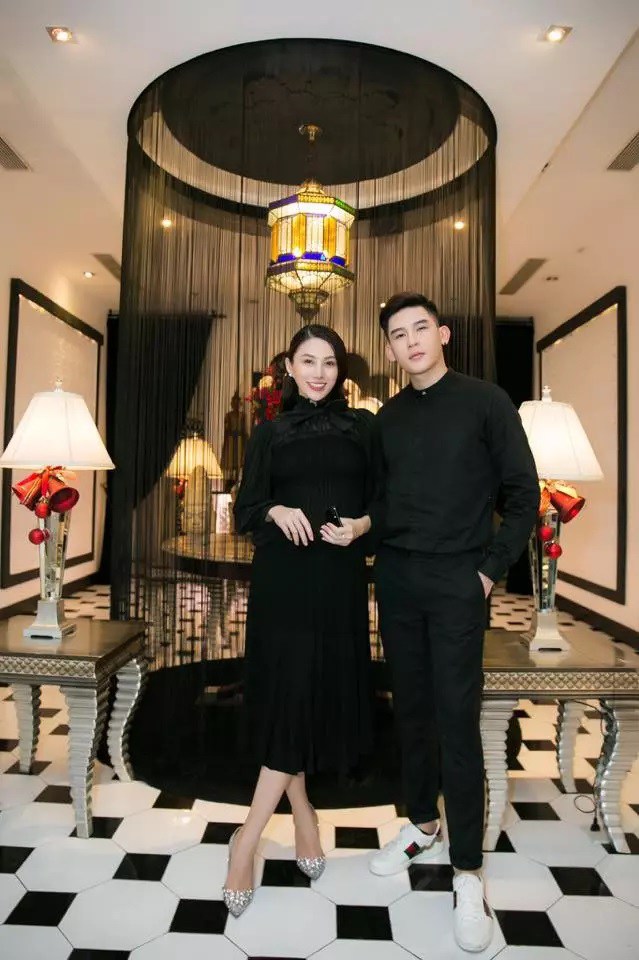 Rời showbiz lấy chồng đại gia, học trò Hà Hồ hóa thành nữ CEO xinh đẹp, gợi cảm hết nấc - 5