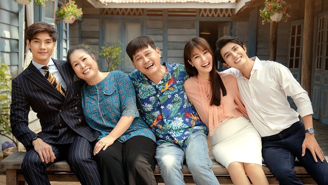 Gia đình của Diễm My trong phim Giấc Mơ Của Mẹ.