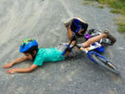 Sức khỏe - Mượn xe đạp đi chơi, bé trai ngã thủng tầng sinh môn, cảnh báo bố mẹ đừng cho con đi xe kiểu này