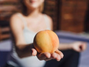 Bà bầu - Bà bầu ăn đào được không?