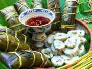 Tin tức - Món bánh "nhà nghèo" có tên rất lạ thành đặc sản đắt khách ở thành phố, ngày bán cả trăm chiếc hết veo
