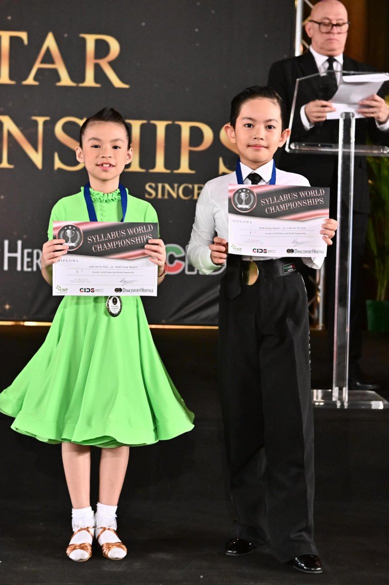 Phan Hiển thấp bé chiều cao khiêm tốn, con trai vô địch dancesport thế giới, 8 tuổi cao gần bằng bố - 7
