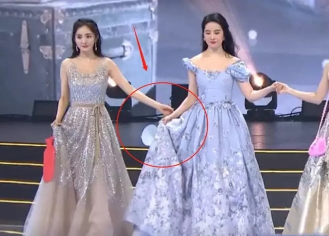 Lưu Diệc Phi không nắm tay Dương Mịch từng khiến cộng đồng mạng bàn tán.