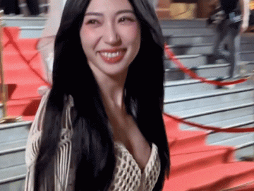 Màn khoe đường cong trập trùng, thu hút gần 2,5 triệu mắt xem của người đẹp có họ hiếm ở Việt Nam