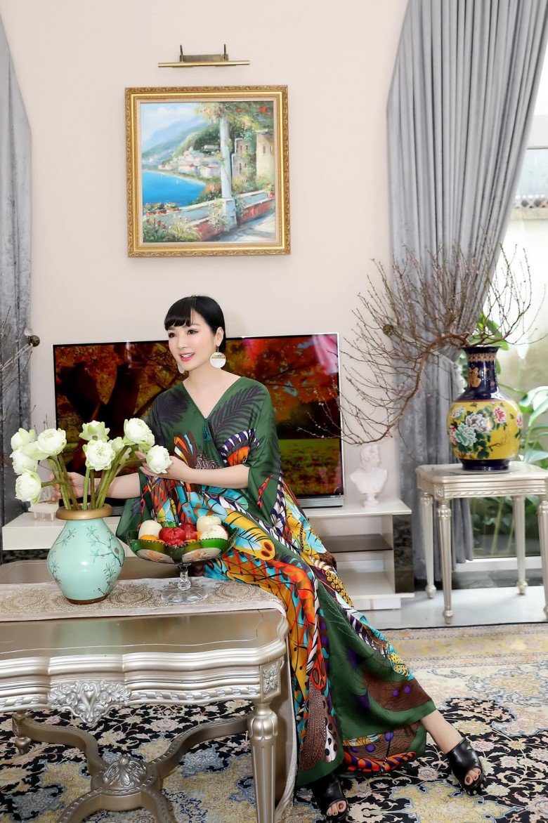 amp;#34;Hoa hậu độc nhất vô nhịamp;#34; của lịch sử Việt Nam sống trong biệt thự 1.000m2, khoe nghề tay trái để sống ngon lành - 7
