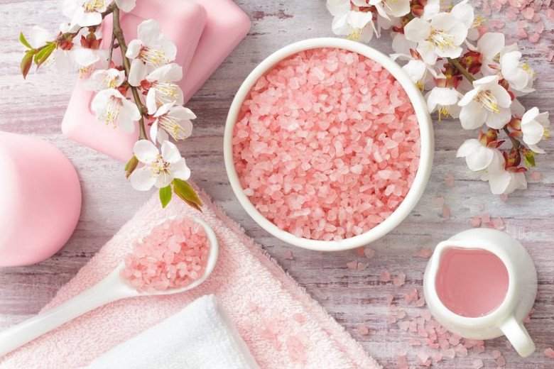 Loại muối đắt đỏ gấp trăm lần muối trắng, được nhiều người coi như amp;#34;thần dượcamp;#34;, 2 chuyên gia phơi bày sự thật bất ngờ - 1