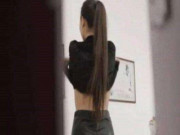 Làm mẹ - Mẹ trẻ thay quần áo trước mặt con trai 9 tuổi, cậu bé ngay lập tức có hành động sai lầm