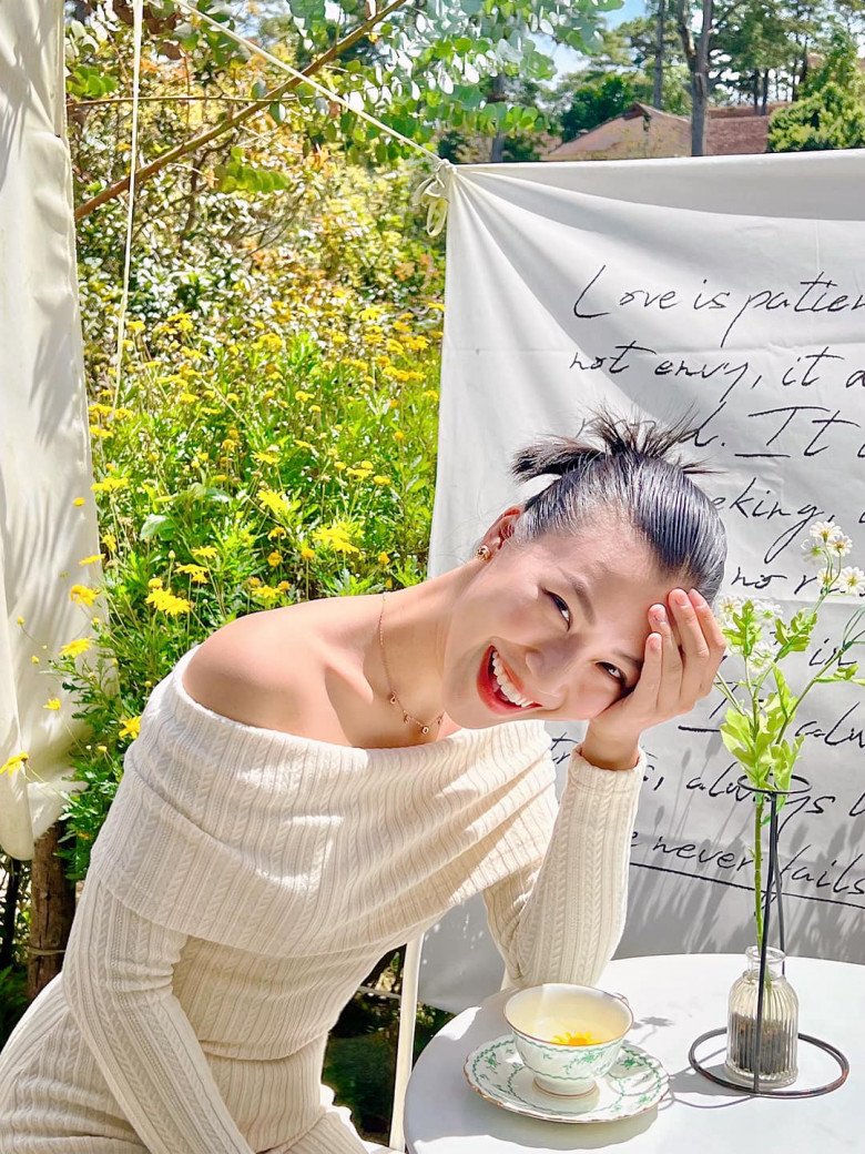 Cô dần học cách yêu bản thân, dành mọi sự tập trung cho gia đình.