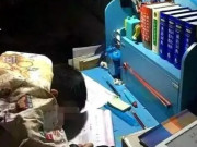 Làm mẹ - Con bị cô giáo phê bình trước lớp và các phụ huynh vì không làm bài tập, mẹ gửi 1 bức ảnh khiến cô vội xin lỗi
