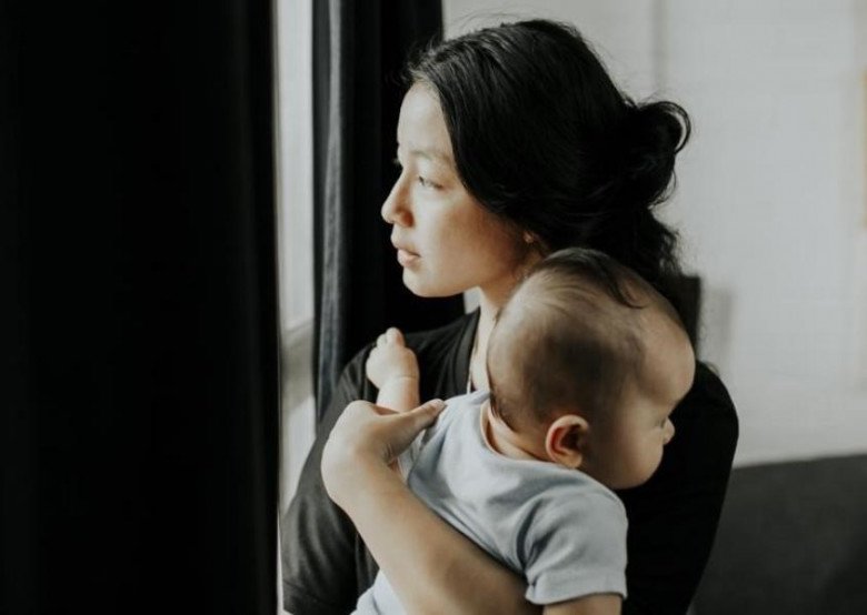 Sau sinh con từ amp;#34;lépamp;#34; thành phổng phao, ngày đi làm lại, tôi tủi thân nhìn mình trong gương lúc thay đồ - 3