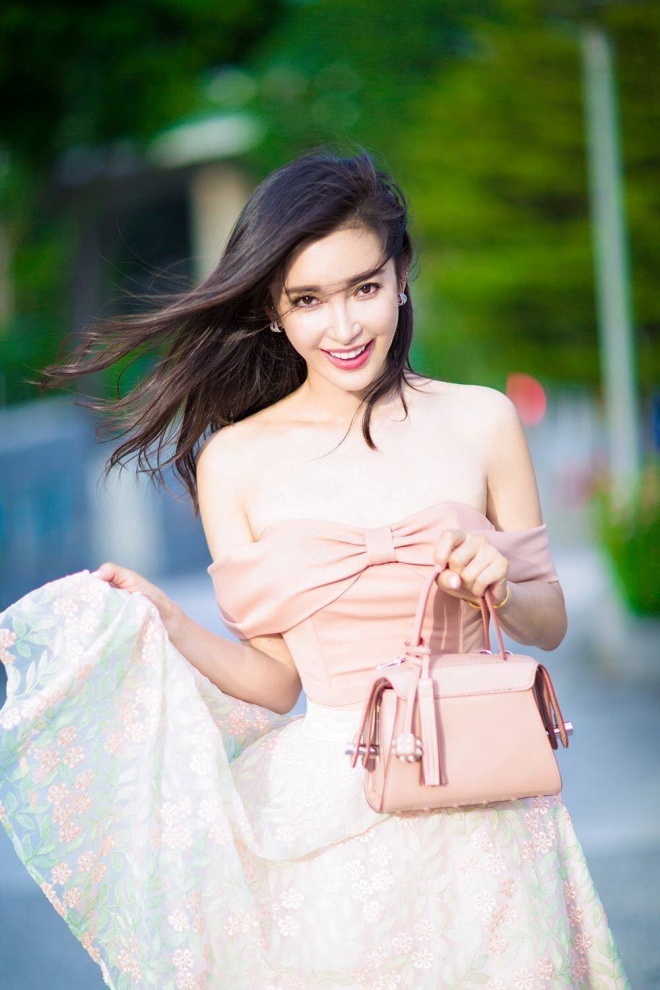 Chị đại xinh đẹp này cũng có lúc lười gội đầu.