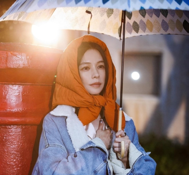 Cô khiến các fan vỡ mộng vì 100 ngày không tắm.