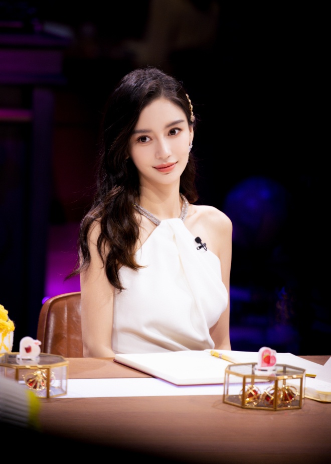 Nhưng ngoài đời cô cũng khá luộm thuộm.