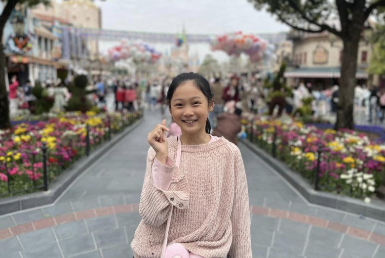 Hoa hậu Hương Giang cao 1m8 lấy chồng gần 2m, hiếm hoi lộ diện con gái 10 tuổi chiều cao cực phẩm - 9