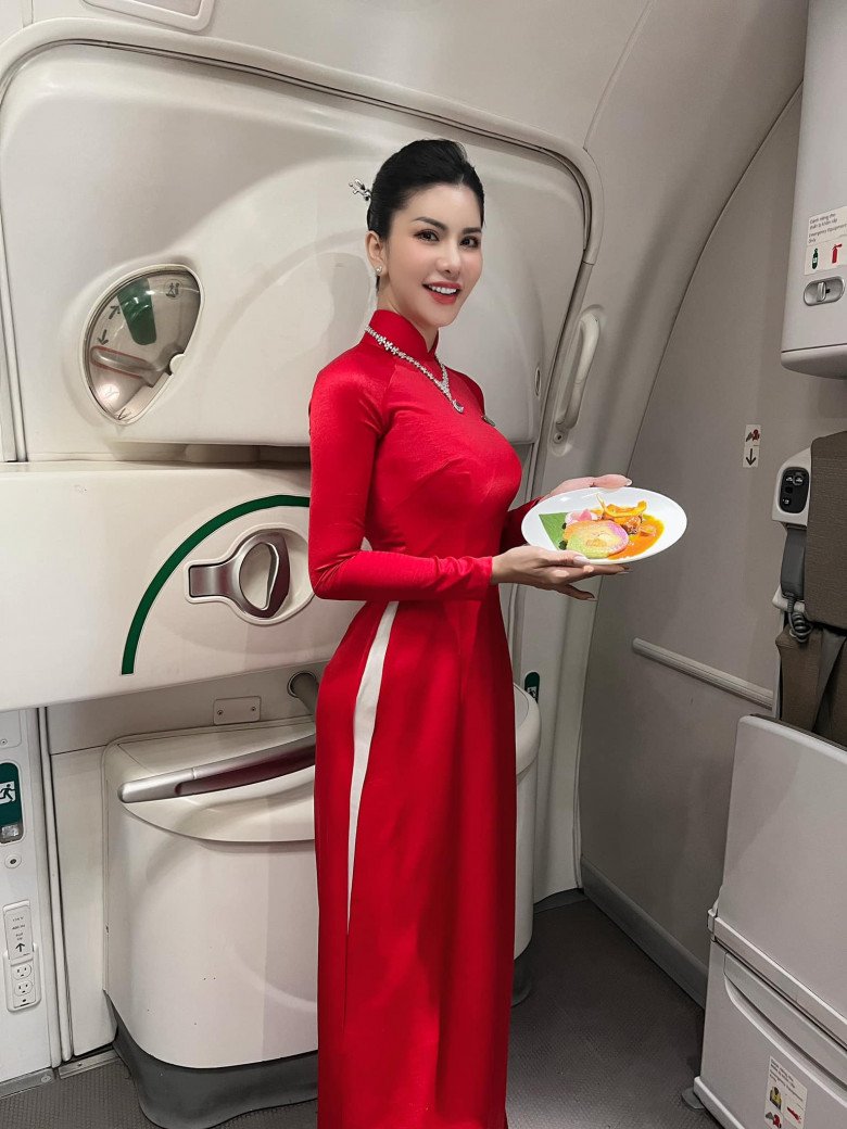 Nữ tiếp viên hàng không trên máy bay nền nã chuyên nghiệp, rời cabin là Hoa hậu bốc lửa, làm mẹ đơn thân - 11