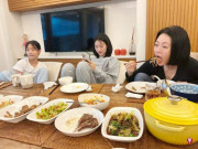 Giải trí - Em gái Từ Hy Viên bị chê "thô tục", nhìn dáng ngồi ăn ai cũng ngán ngẩm còn ảnh hưởng tới con gái