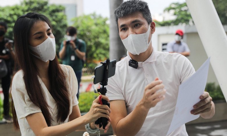 View - Ca sĩ Thủy Tiên vướng nghi vấn dao kéo vì 2 điểm khác lạ trên gương mặt, bị nói tâm sinh tướng