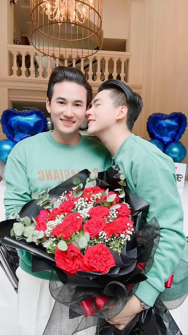 Sao Việt 24h: Thanh Lam đầy tình cảm trong đám cưới con trai riêng của chồng, Phượng Chanel cũng xuất hiện - 16