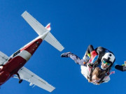 Clip Eva - Tại sao máy bay dân dụng gặp sự cố, hành khách lại không nhảy dù để thoát nạn?