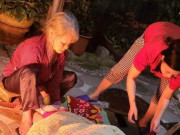 Bà bầu - Thực hư thông tin cụ bà 80 tuổi giúp sản phụ vượt cạn ngay tại sân nhà