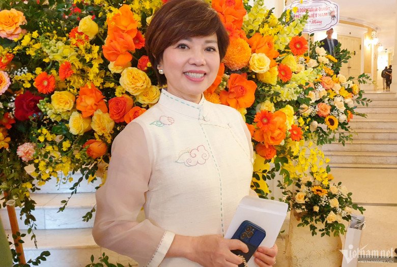 NSƯT Ngọc Huyền hiếm hoi xuất hiện hậu ly hôn NSƯT Chí Trung.