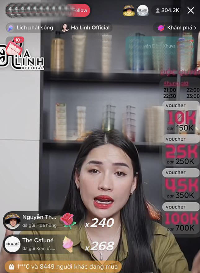 Hơn 300.000 người xem cùng lúc trong buổi livestream gần đây của Võ Hà Linh