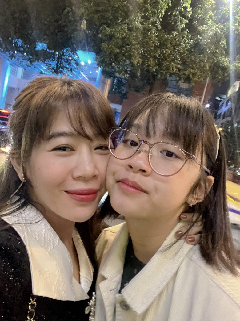 Bà mẹ một con luôn ủng hộ con gái làm những điều mình thích.