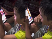Tin tức - Tin tức 24h: Rơi nước mắt trước cảnh bé trai ngồi một góc, đọc những dòng tin nhắn cuối cùng của mẹ rồi khóc