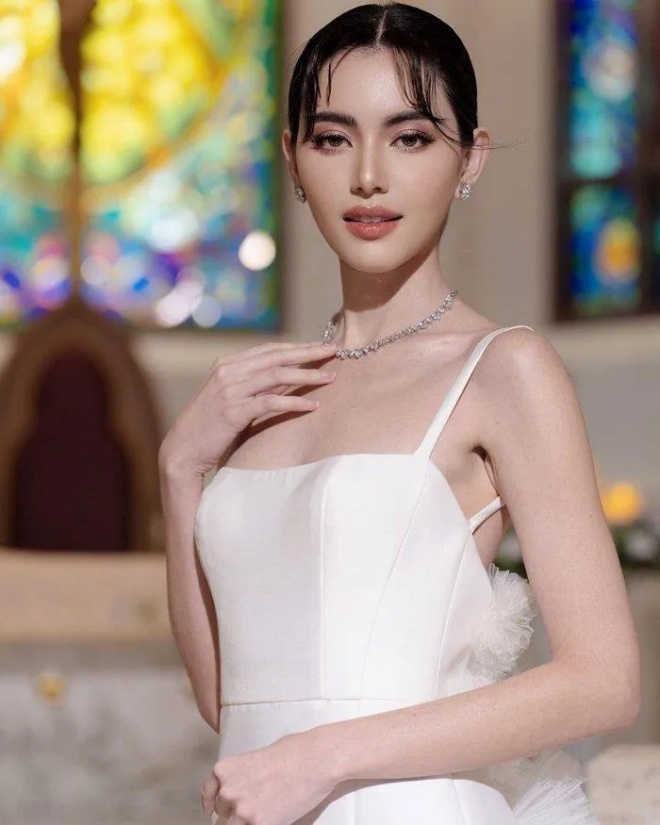 Ma nữ đẹp nhất Thái Lan thần thái đỉnh cao trong bộ váy trắng.
