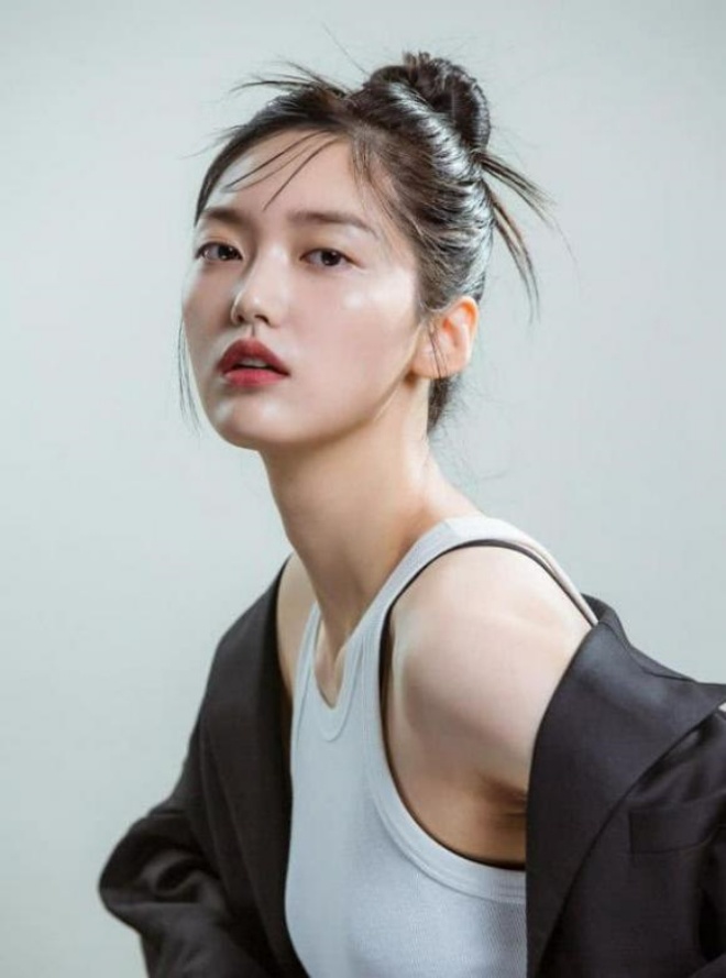 Cô ra đi khi vẫn đang đóng phim dở.