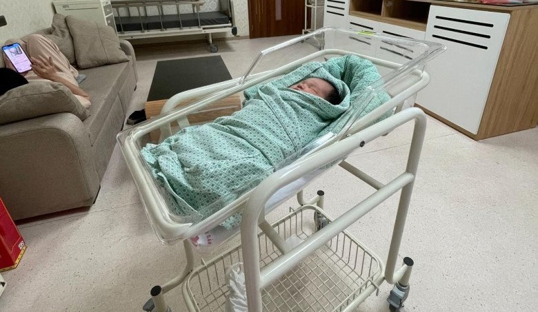 Nằm ở tầng 5, khoa D5 viện Phụ sản Hà Nội, chị P.L rất hài lòng với những dịch vụ nơi đây. (Ảnh: NVCC)