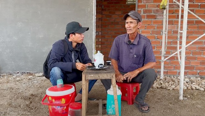 Chú Tuấn tâm sự về chuyện có tiền từ mạnh thường quân để xây dựng ngôi nhà vững chãi.