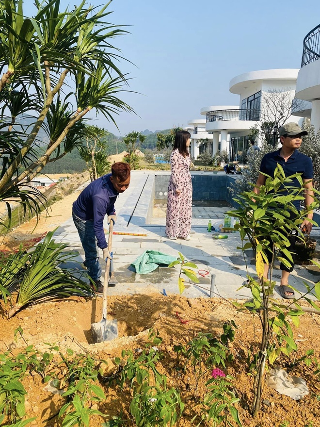 Một số góc khác tại căn biệt thự đang được dần hoàn thiện.