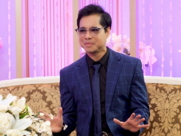 Ông hoàng nhạc sến Ngọc Sơn thú nhận đã yêu rất nhiều cô gái, bao em tìm đến tận nhà nhưng phải phanh lại