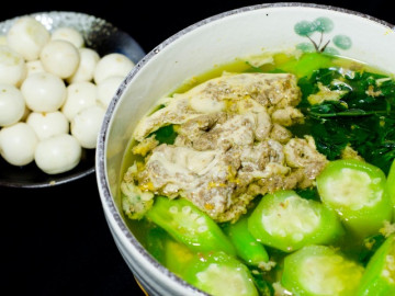 Canh cua chưa đụng đũa để sáng hôm sau ăn được không? Chuyên gia đưa 3 lý do khiến nhiều người tiếc hùi hụi